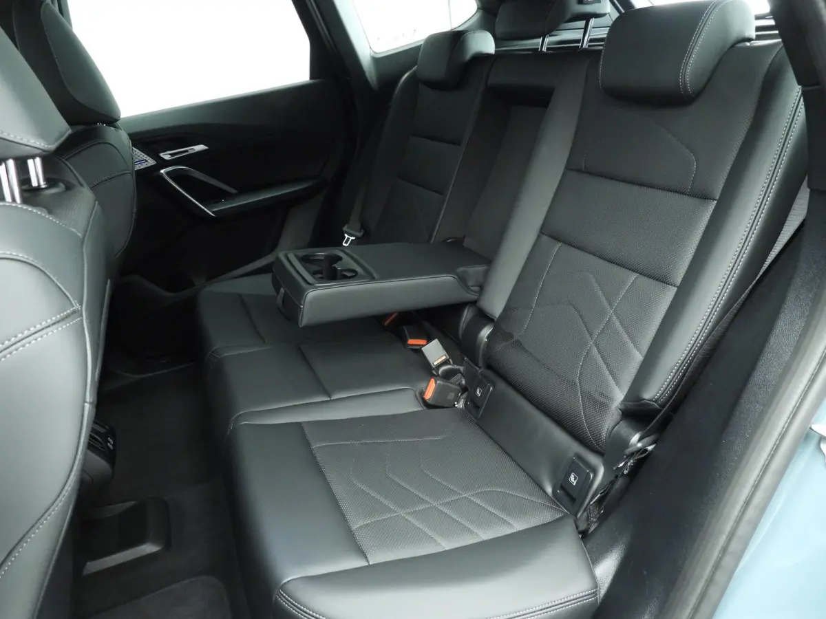 xDrive25e | M-Sportpakket | LED | Navigatie | Sportstoelen | Stoelverwarming | DAB | Harman-kardon sound | Alu 18 inch