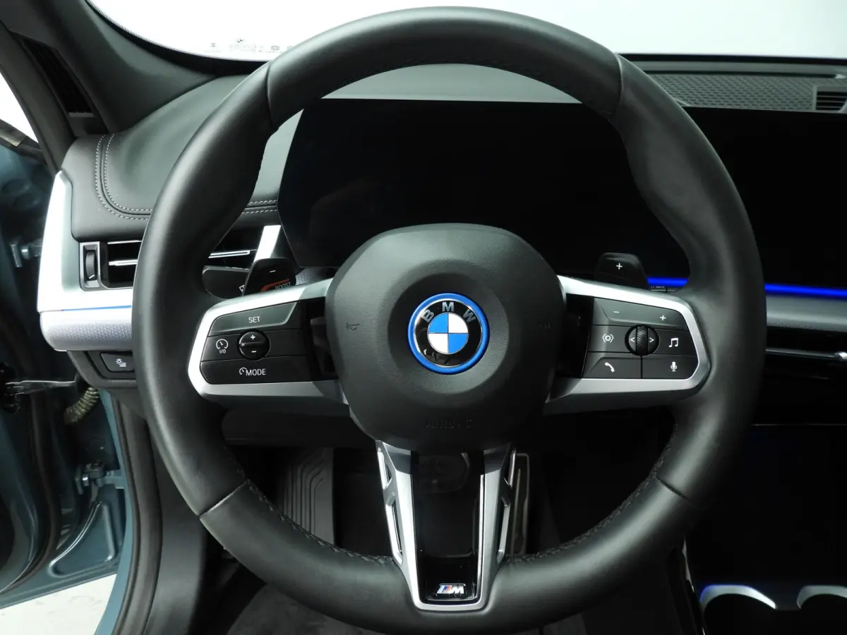 xDrive25e | M-Sportpakket | LED | Navigatie | Sportstoelen | Stoelverwarming | DAB | Harman-kardon sound | Alu 18 inch