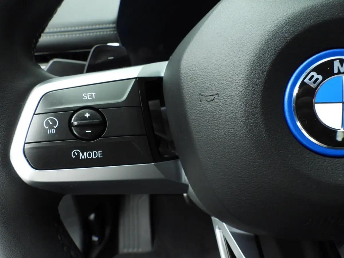 xDrive25e | M-Sportpakket | LED | Navigatie | Sportstoelen | Stoelverwarming | DAB | Harman-kardon sound | Alu 18 inch