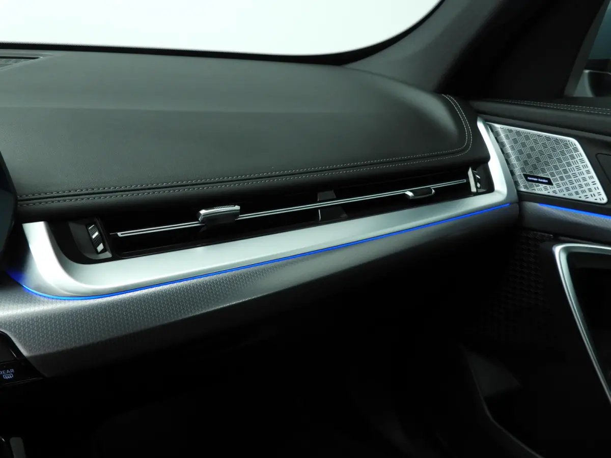xDrive25e | M-Sportpakket | LED | Navigatie | Sportstoelen | Stoelverwarming | DAB | Harman-kardon sound | Alu 18 inch