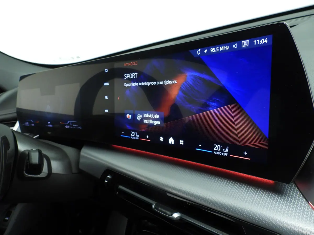 xDrive25e | M-Sportpakket | LED | Navigatie | Sportstoelen | Stoelverwarming | DAB | Harman-kardon sound | Alu 18 inch