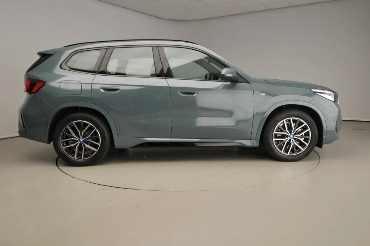 xDrive25e | M-Sportpakket | LED | Navigatie | Sportstoelen | Stoelverwarming | DAB | Harman-kardon sound | Alu 18 inch