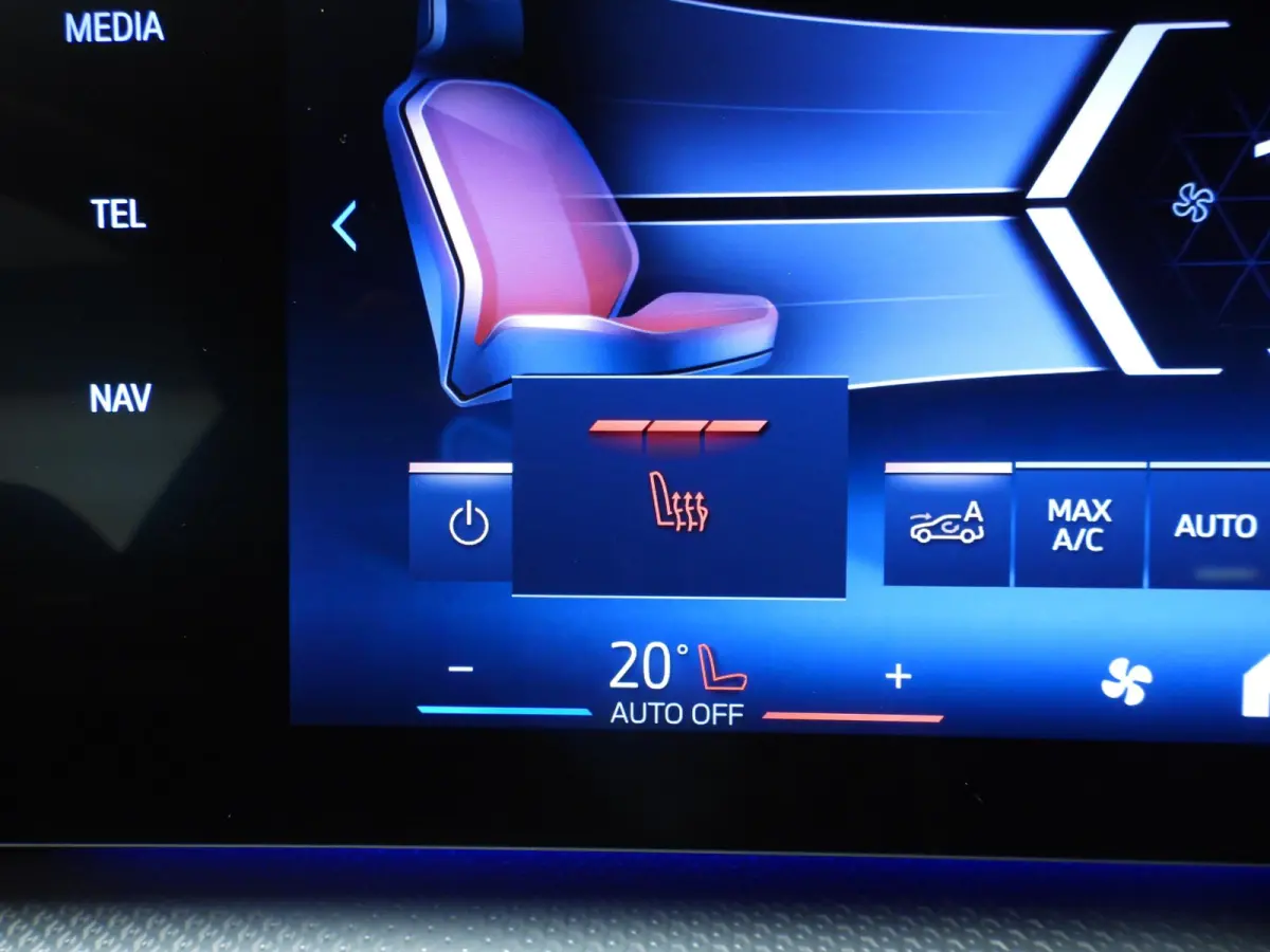 xDrive25e | M-Sportpakket | LED | Navigatie | Sportstoelen | Stoelverwarming | DAB | Harman-kardon sound | Alu 18 inch