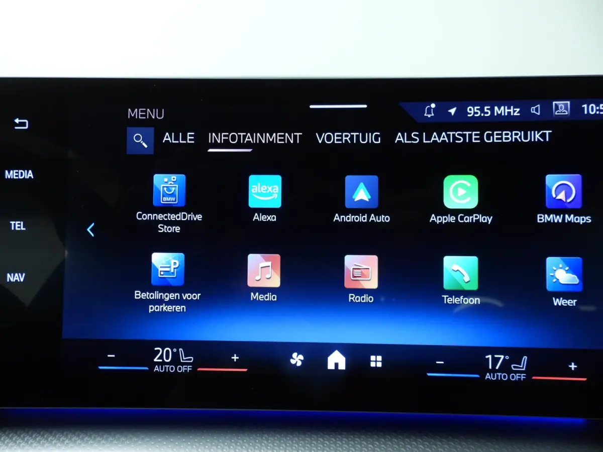 xDrive25e | M-Sportpakket | LED | Navigatie | Sportstoelen | Stoelverwarming | DAB | Harman-kardon sound | Alu 18 inch