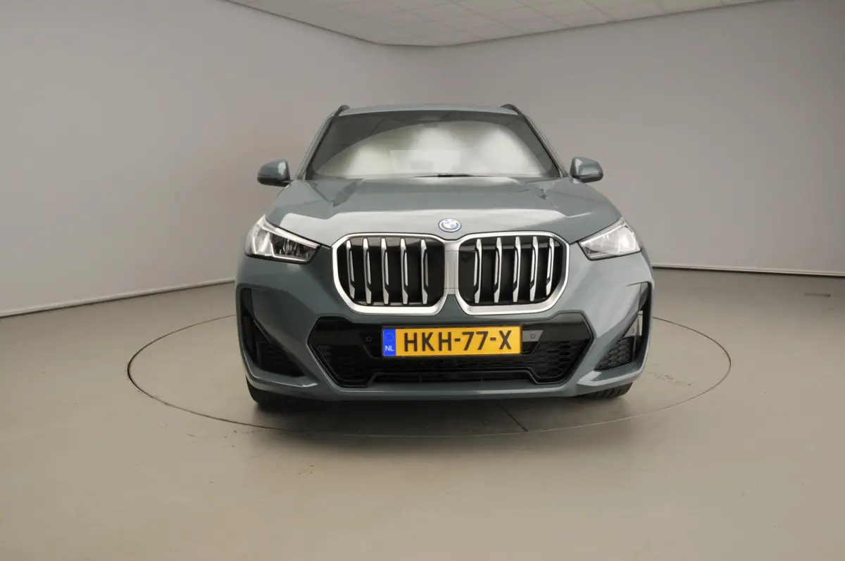 xDrive25e | M-Sportpakket | LED | Navigatie | Sportstoelen | Stoelverwarming | DAB | Harman-kardon sound | Alu 18 inch