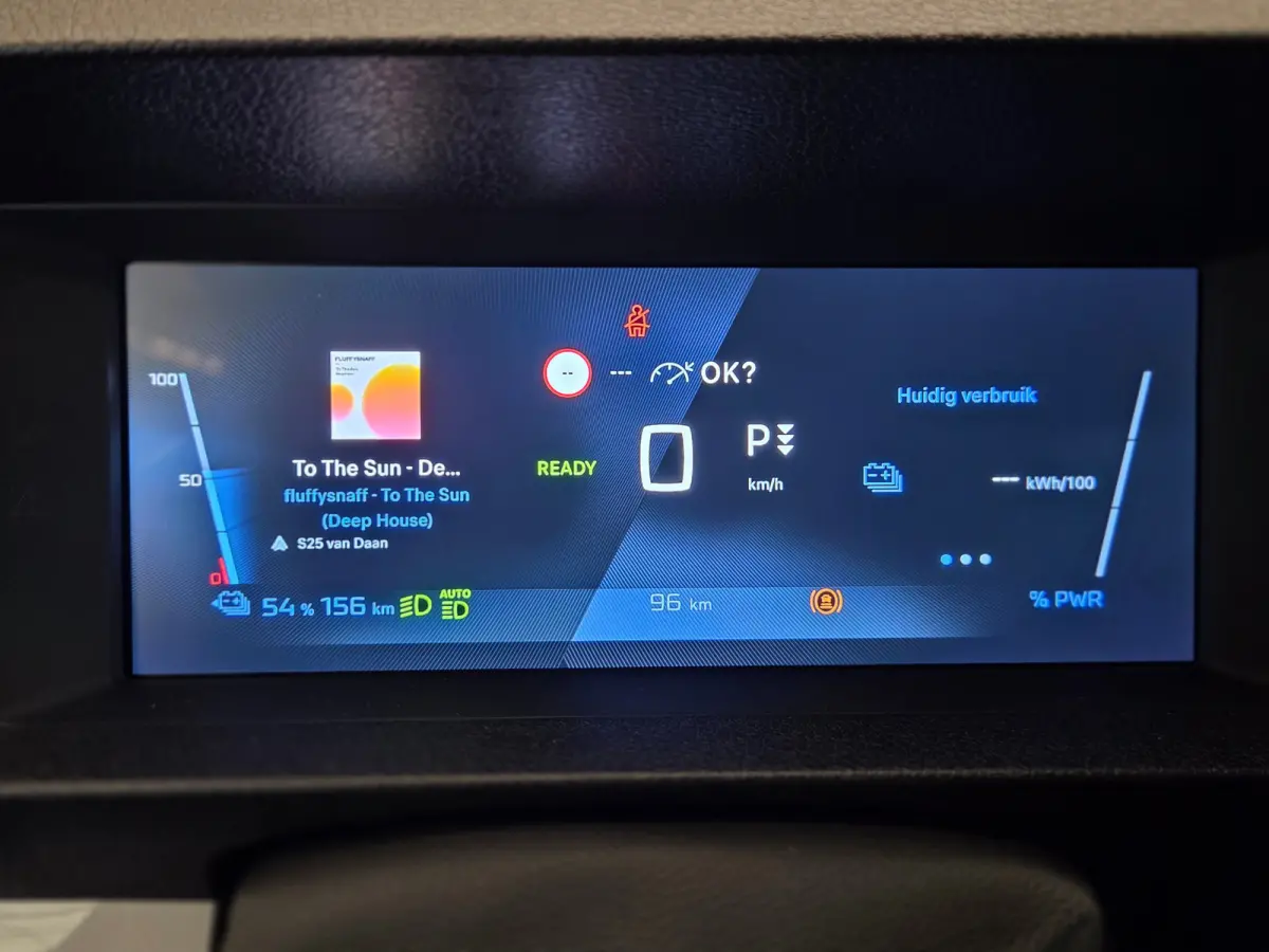 EV L3 DC 75 kWh STX Special Edition, trekhaak, camera, apple carplay, keyless, tot 8 jaar garantie