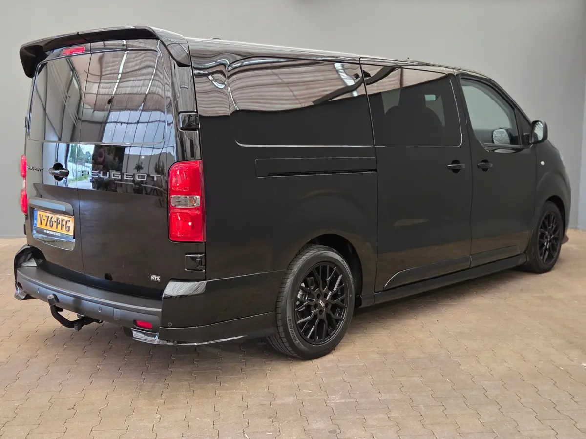 EV L3 DC 75 kWh STX Special Edition, trekhaak, camera, apple carplay, keyless, tot 8 jaar garantie
