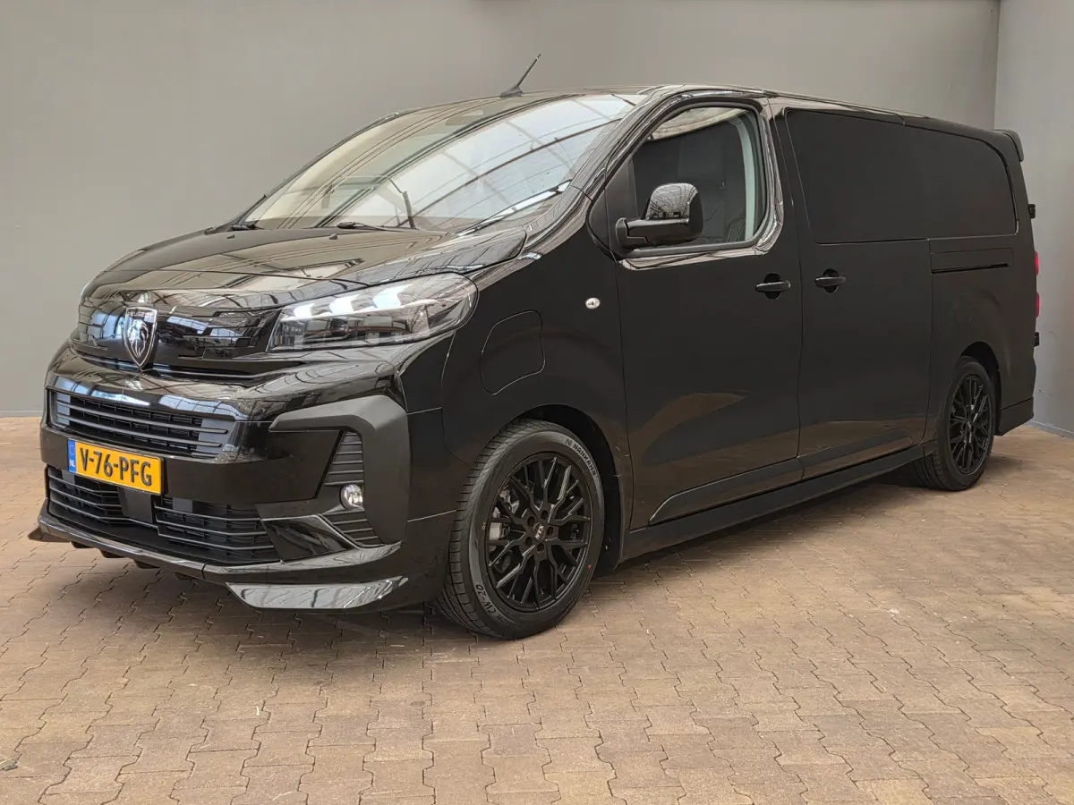 EV L3 DC 75 kWh STX Special Edition, trekhaak, camera, apple carplay, keyless, tot 8 jaar garantie