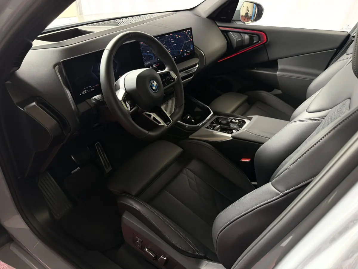 30e 300PK XDRIVE M SPORT / H.KARDON / ICONIC GRILL / 360.CAM / INNOVATION / PANO.DAK / HARMAN KARDON / 360.CAM / INNOVATION / BROOKLYNGRAU METALLIC