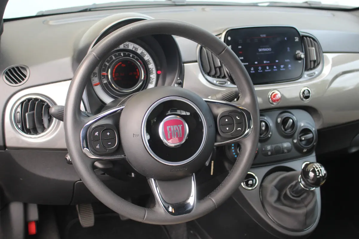 500C 500 C 1.0 Dolcevita | Cruise | CarPlay | Airco | Park Assist | Lmv | Centrale deurvergrendeling | Cruise | CarPlay | Airco | Park Assist | Lmv | Centrale deurvergrendeling |
