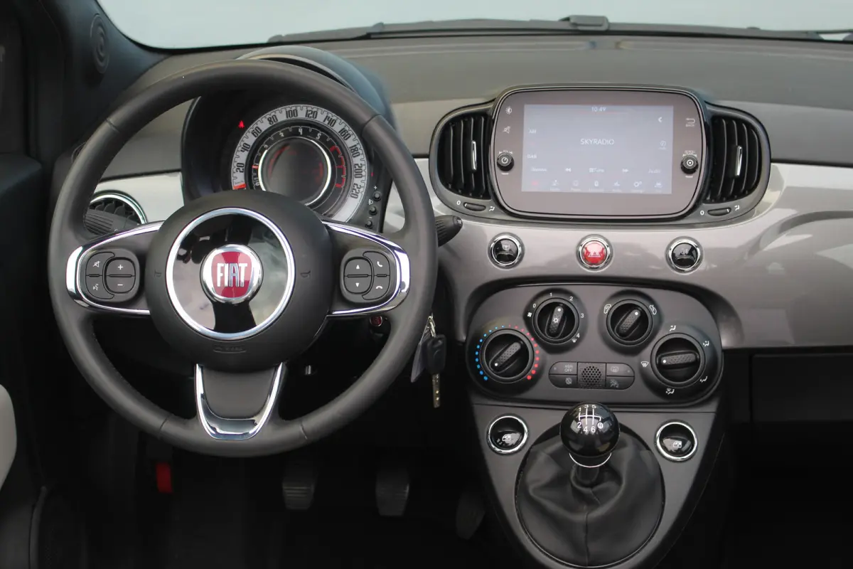 500C 500 C 1.0 Dolcevita | Cruise | CarPlay | Airco | Park Assist | Lmv | Centrale deurvergrendeling | Cruise | CarPlay | Airco | Park Assist | Lmv | Centrale deurvergrendeling |