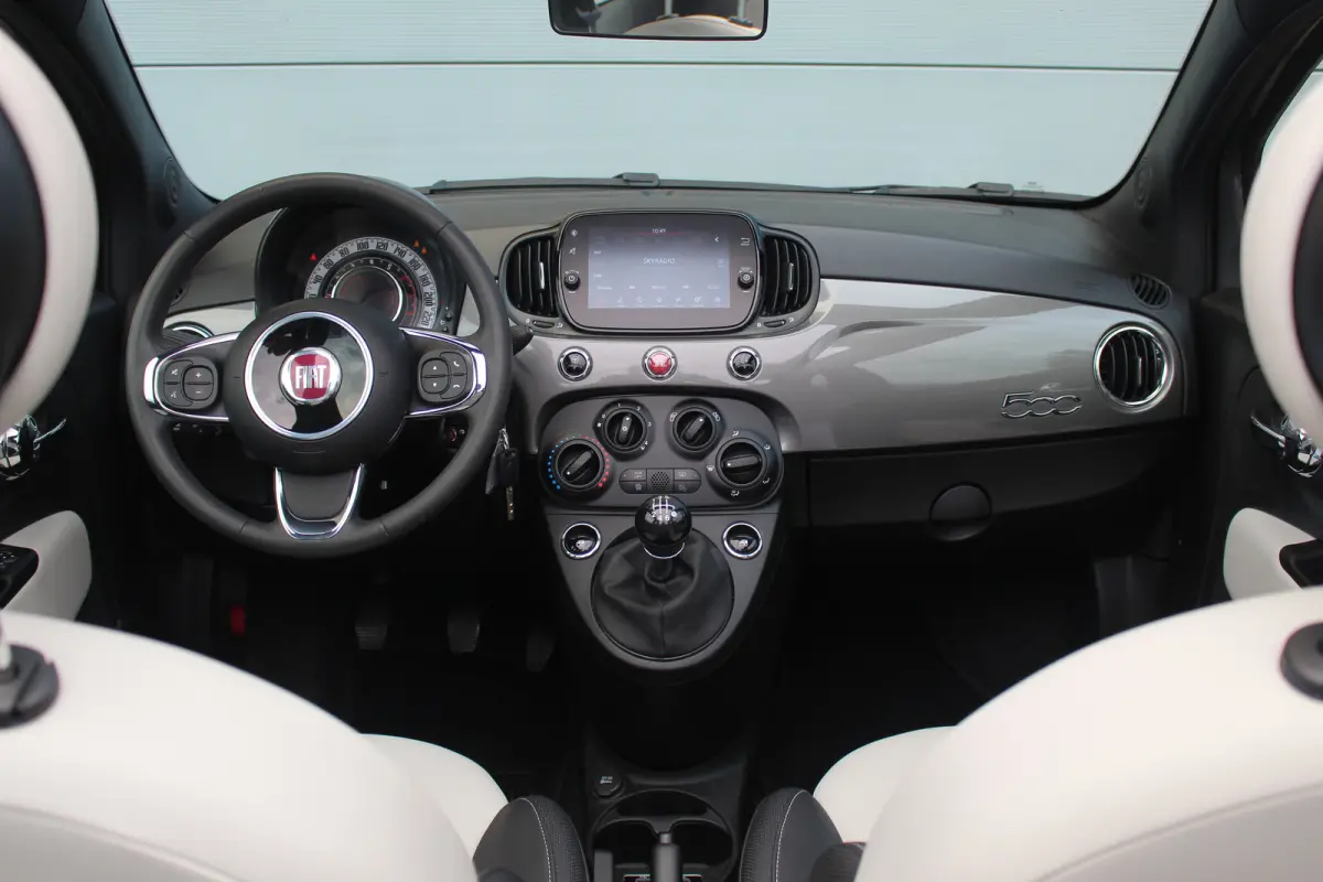 500C 500 C 1.0 Dolcevita | Cruise | CarPlay | Airco | Park Assist | Lmv | Centrale deurvergrendeling | Cruise | CarPlay | Airco | Park Assist | Lmv | Centrale deurvergrendeling |