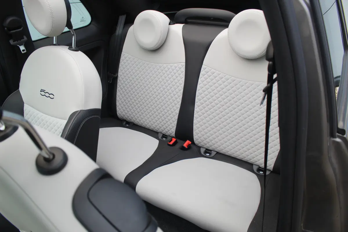 500C 500 C 1.0 Dolcevita | Cruise | CarPlay | Airco | Park Assist | Lmv | Centrale deurvergrendeling | Cruise | CarPlay | Airco | Park Assist | Lmv | Centrale deurvergrendeling |