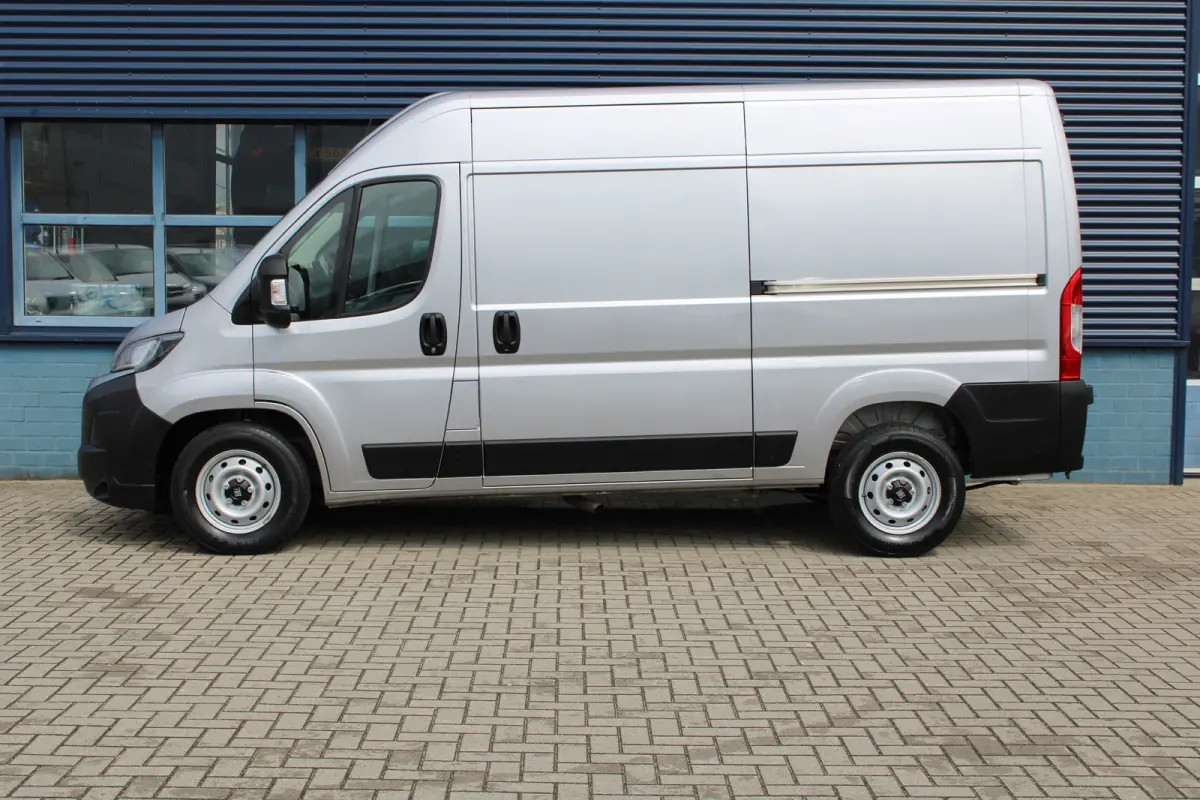 L2H2 2.2 MultiJet 180 PK AUTOMAAT | CAMERA | NAVI | DIGITALE BINNENSPIEGEL| BETIMMERING | DRAADLOOS CARPLAY | DUBBELE SCHUIFDEUR |