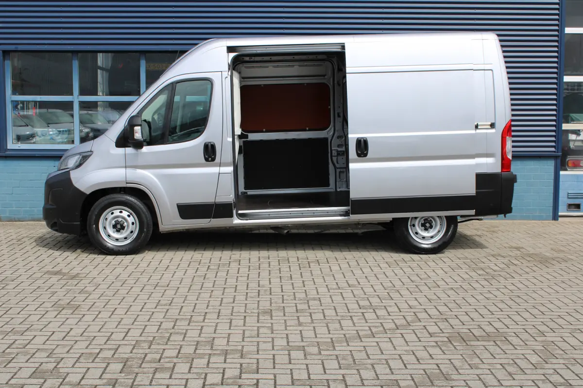 L2H2 2.2 MultiJet 180 PK AUTOMAAT | CAMERA | NAVI | DIGITALE BINNENSPIEGEL| BETIMMERING | DRAADLOOS CARPLAY | DUBBELE SCHUIFDEUR |