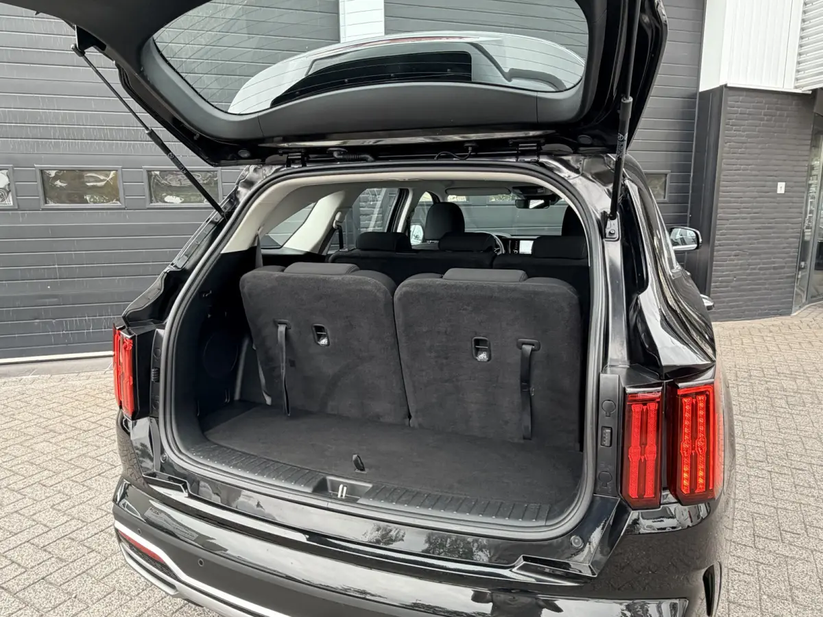 1.6 T-GDI Plug-in Hybrid 4WD DynamicLine 7p. | Trekhaak | Camera | ACC | €35.900,- incl. BTW