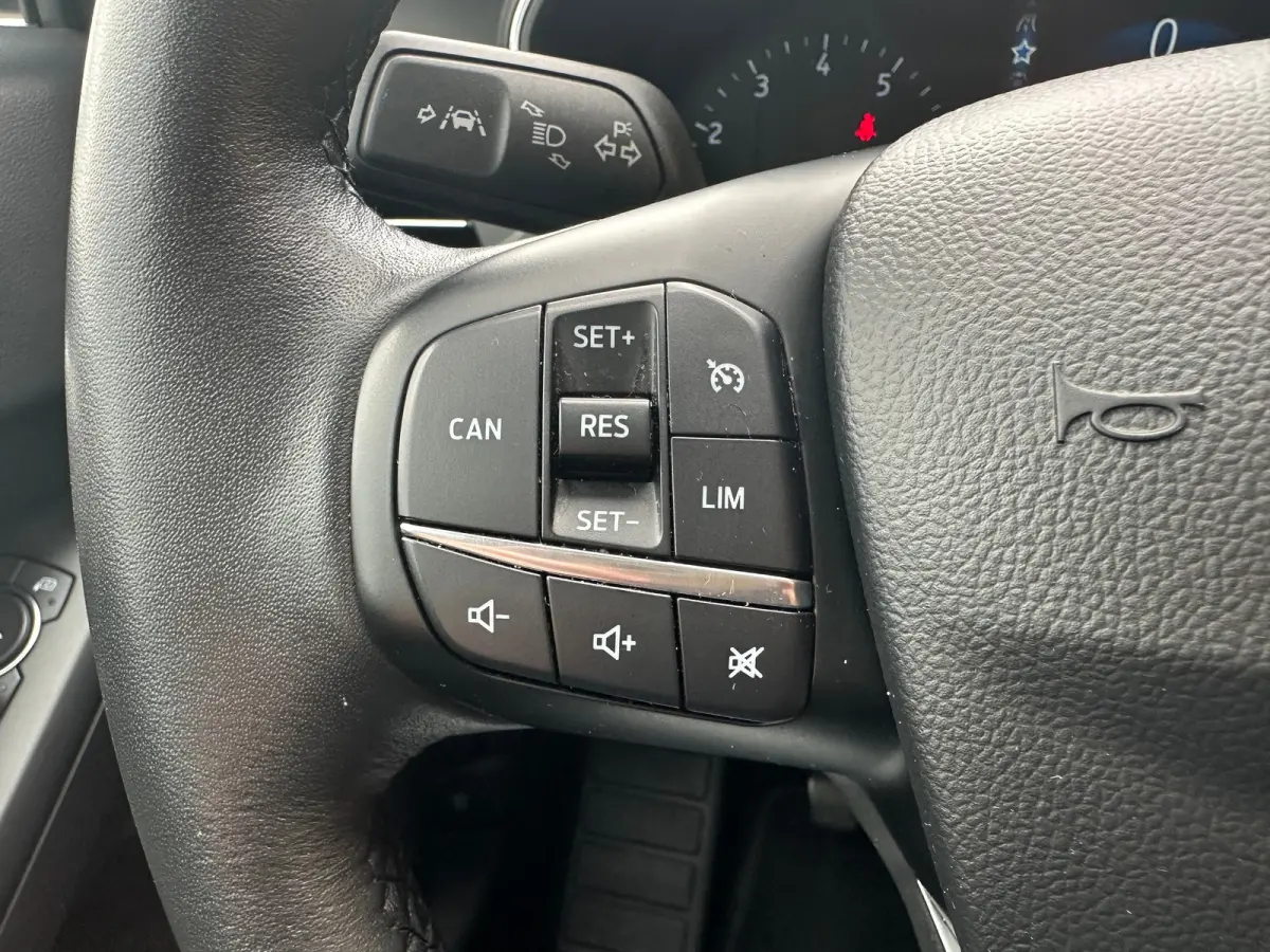 1.0 125PK Titanium | CLIMATE CONTROL| PARKEER SENSOREN V&A | CRUISE CONTROL| NAVI| DAB| KEYLESS ENTRY&START