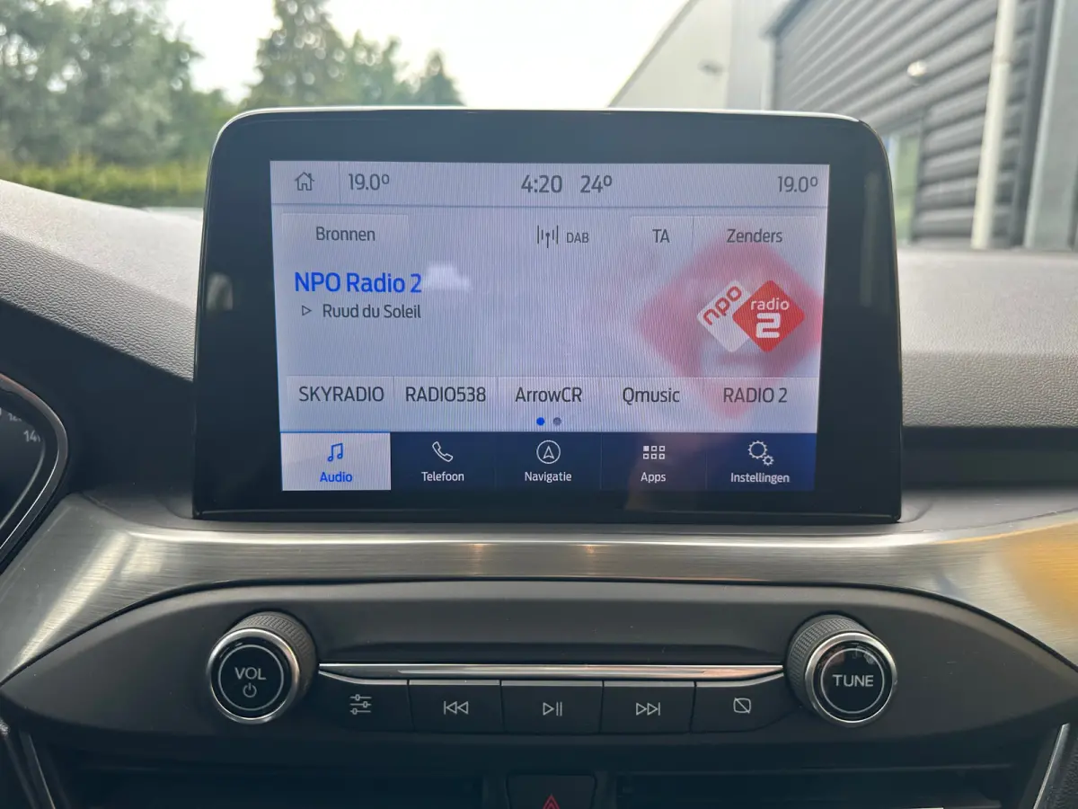 1.0 125PK Titanium | CLIMATE CONTROL| PARKEER SENSOREN V&A | CRUISE CONTROL| NAVI| DAB| KEYLESS ENTRY&START