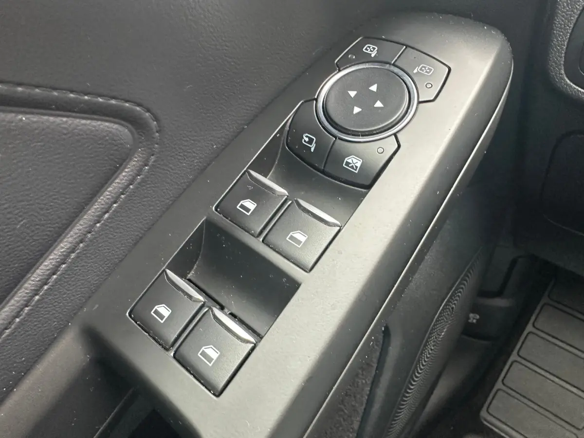 1.0 125PK Titanium | CLIMATE CONTROL| PARKEER SENSOREN V&A | CRUISE CONTROL| NAVI| DAB| KEYLESS ENTRY&START