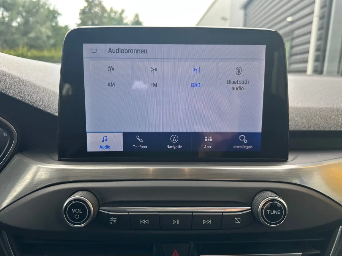 1.0 125PK Titanium | CLIMATE CONTROL| PARKEER SENSOREN V&A | CRUISE CONTROL| NAVI| DAB| KEYLESS ENTRY&START