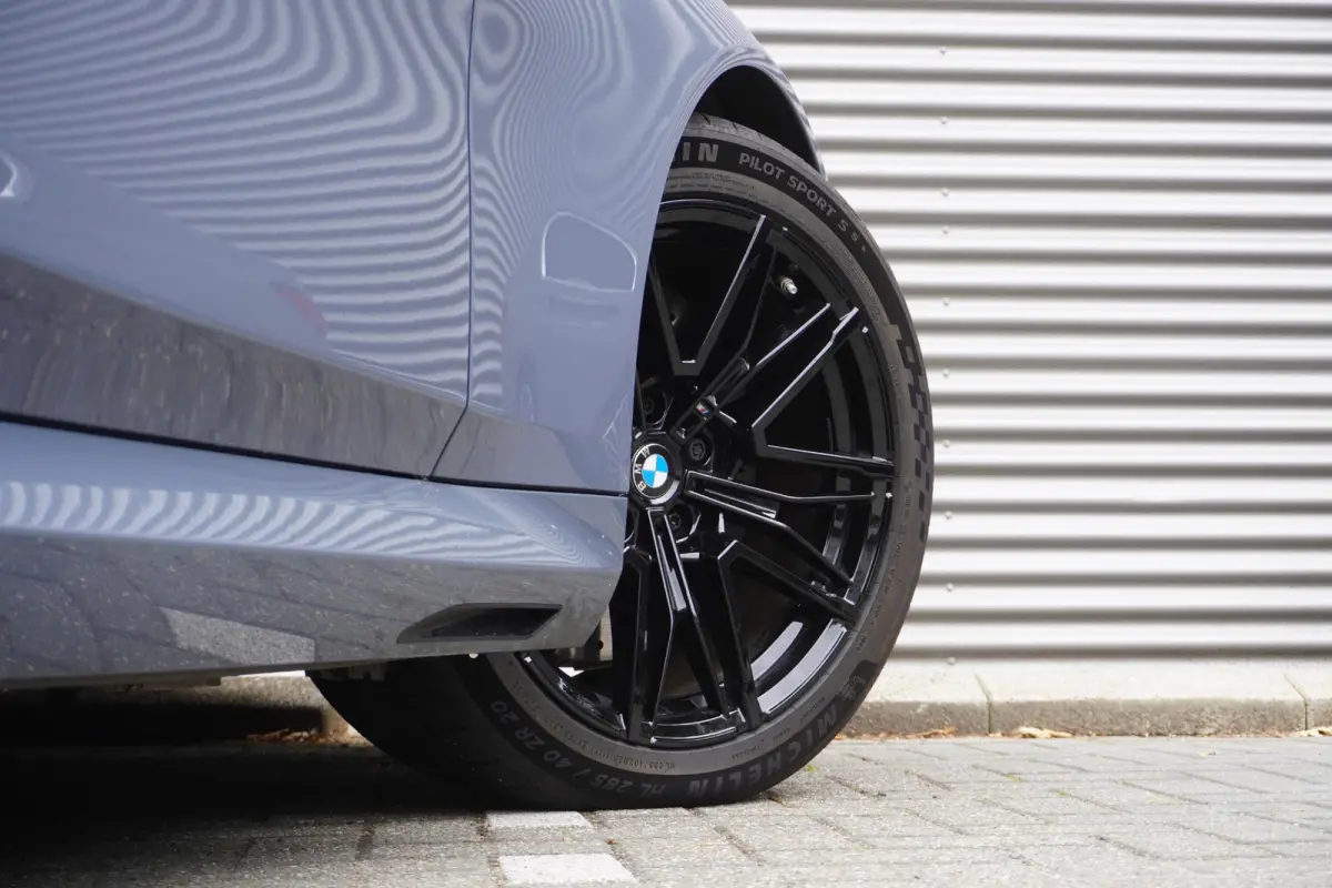 M5 | M Drive Professional | Carbon Pack incl Carbon dak | Driving Assistant Professional | Bowers & Wilkins Surround Sound System | Parking Assistant Professional