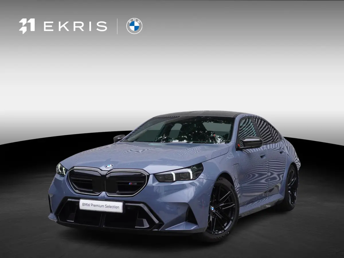 M5 | M Drive Professional | Carbon Pack incl Carbon dak | Driving Assistant Professional | Bowers & Wilkins Surround Sound System | Parking Assistant Professional