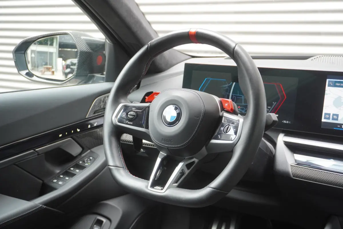 M5 | M Drive Professional | Carbon Pack incl Carbon dak | Driving Assistant Professional | Bowers & Wilkins Surround Sound System | Parking Assistant Professional