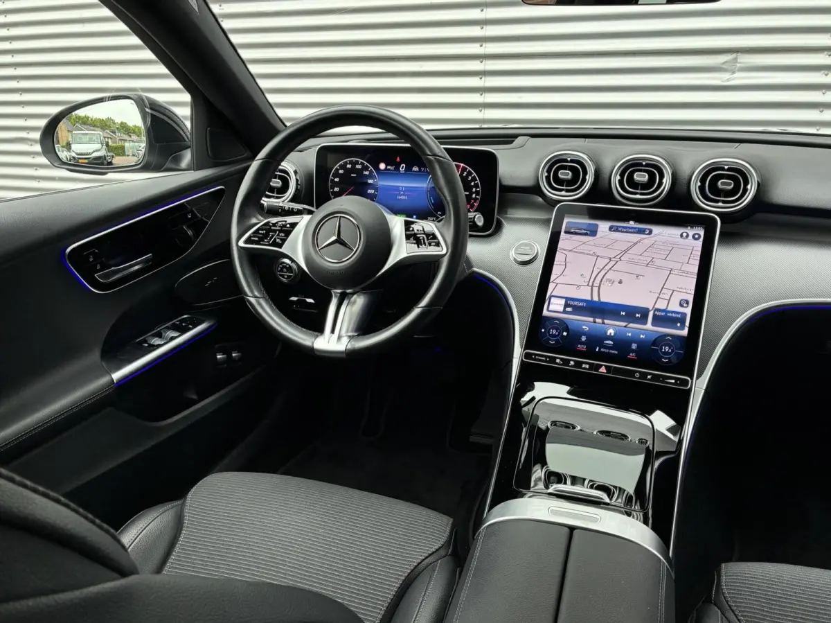 300 e Cruise Carplay Led Head-up Camera 23 Eerste Eigenaar Nieuw Model Vol Opties Sfeerverlichting Trekhaak
