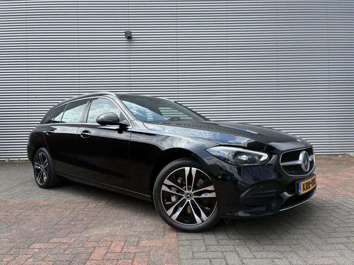 300 e Cruise Carplay Led Head-up Camera 23 Eerste Eigenaar Nieuw Model Vol Opties Sfeerverlichting Trekhaak