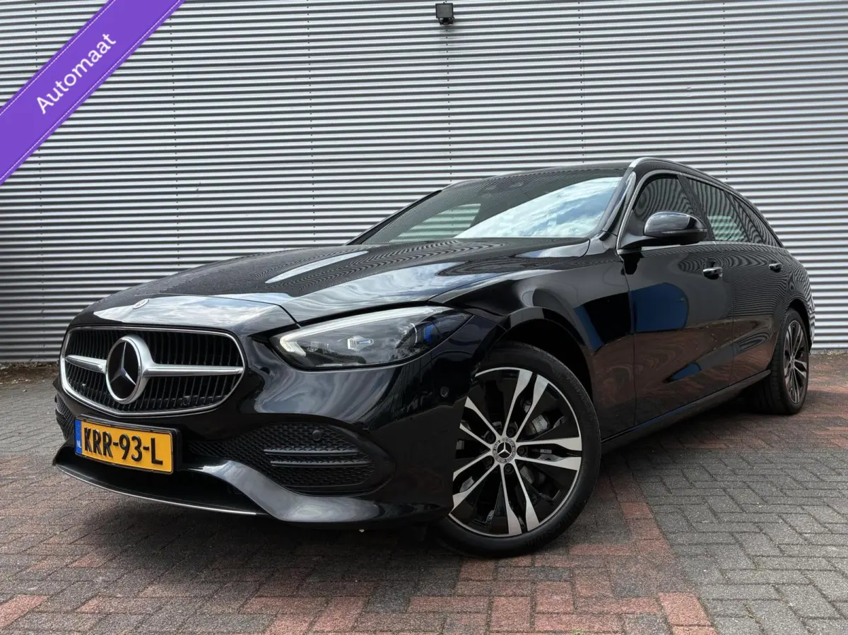 300 e Cruise Carplay Led Head-up Camera 23 Eerste Eigenaar Nieuw Model Vol Opties Sfeerverlichting Trekhaak