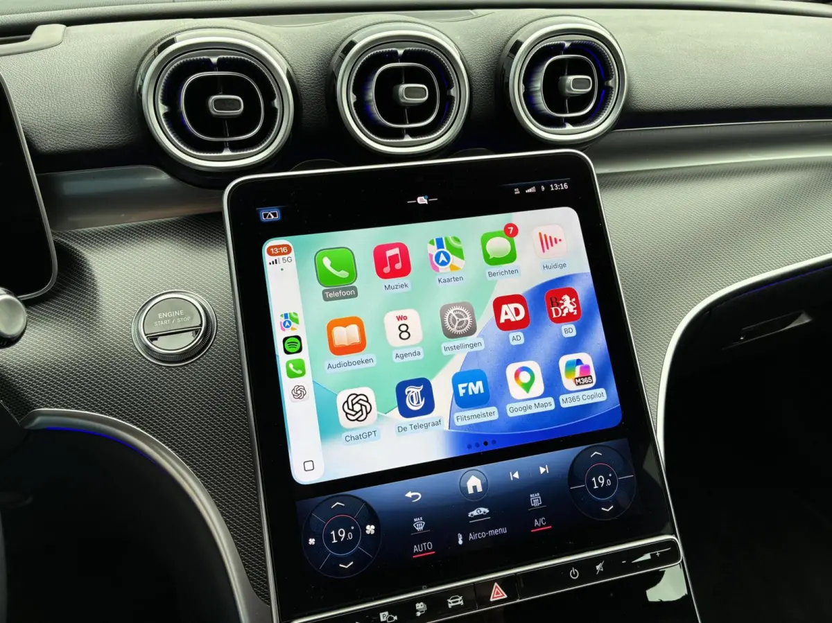 300 e Cruise Carplay Led Head-up Camera 23 Eerste Eigenaar Nieuw Model Vol Opties Sfeerverlichting Trekhaak