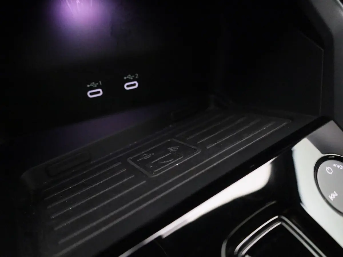 40 TFSI e S edition 204 PK | Automaat | Adaptieve cruise control | Achteruitrijcamera | SONOS | Climate control | Smartphone interface | Head-up display | Stoelverwarming | Optiekpakket zwar