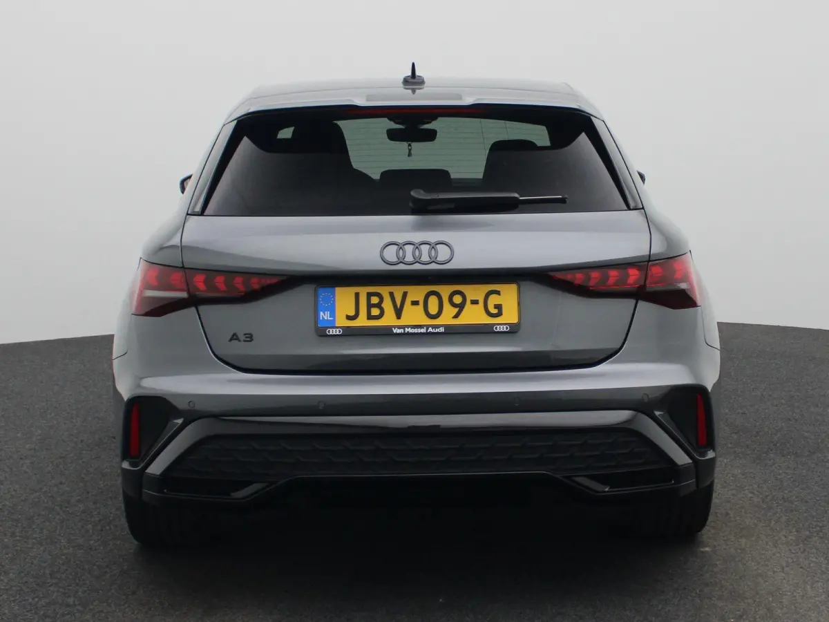 40 TFSI e S edition 204 PK | Automaat | Adaptieve cruise control | Achteruitrijcamera | SONOS | Climate control | Smartphone interface | Head-up display | Stoelverwarming | Optiekpakket zwar