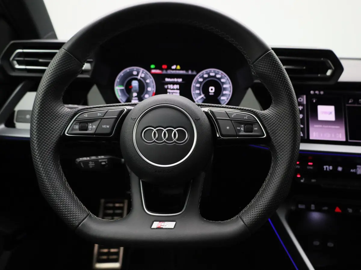 40 TFSI e S edition 204 PK | Automaat | Adaptieve cruise control | Achteruitrijcamera | SONOS | Climate control | Smartphone interface | Head-up display | Stoelverwarming | Optiekpakket zwar
