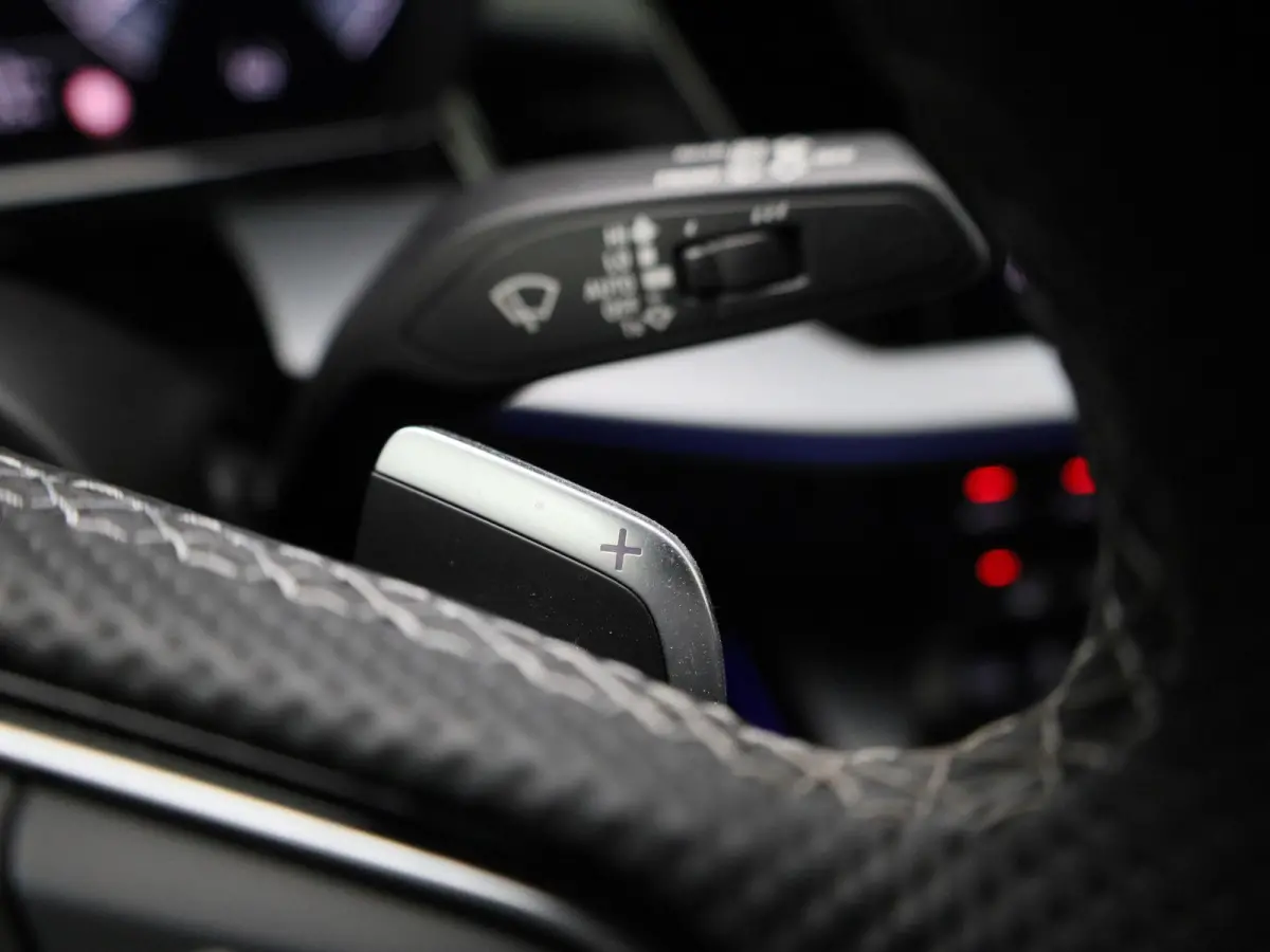 40 TFSI e S edition 204 PK | Automaat | Adaptieve cruise control | Achteruitrijcamera | SONOS | Climate control | Smartphone interface | Head-up display | Stoelverwarming | Optiekpakket zwar
