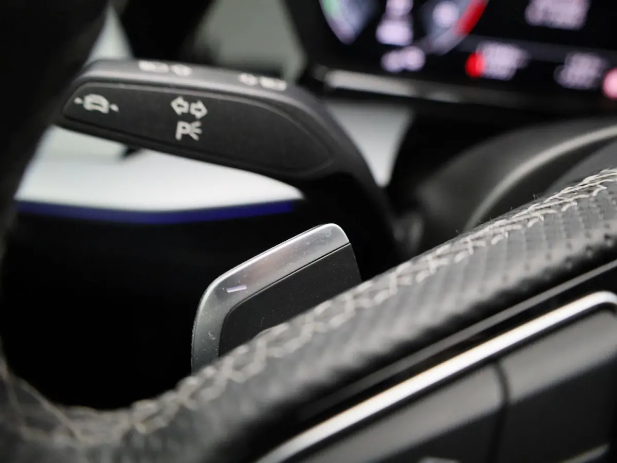 40 TFSI e S edition 204 PK | Automaat | Adaptieve cruise control | Achteruitrijcamera | SONOS | Climate control | Smartphone interface | Head-up display | Stoelverwarming | Optiekpakket zwar