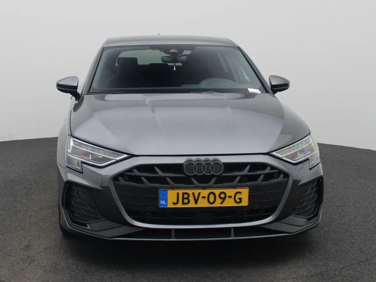 40 TFSI e S edition 204 PK | Automaat | Adaptieve cruise control | Achteruitrijcamera | SONOS | Climate control | Smartphone interface | Head-up display | Stoelverwarming | Optiekpakket zwar