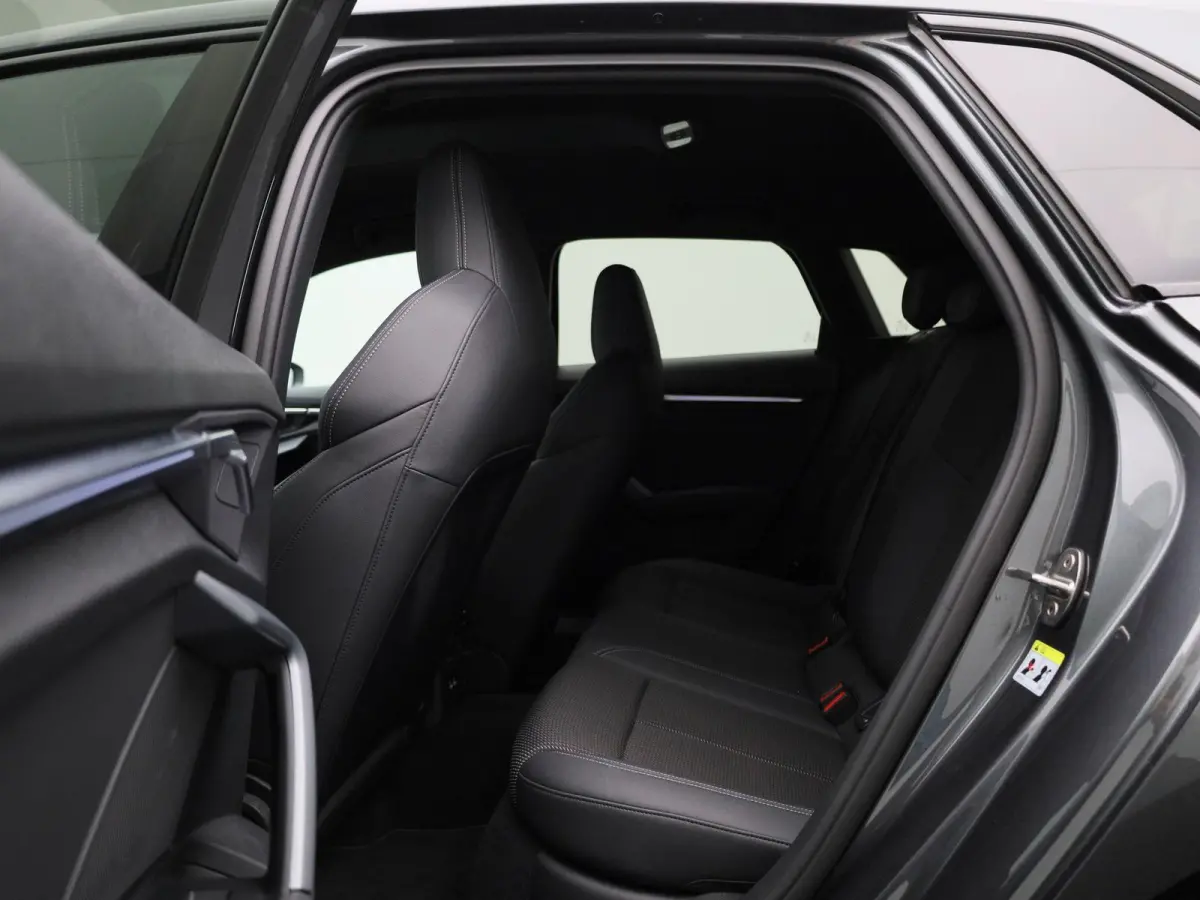 40 TFSI e S edition 204 PK | Automaat | Adaptieve cruise control | Achteruitrijcamera | SONOS | Climate control | Smartphone interface | Head-up display | Stoelverwarming | Optiekpakket zwar