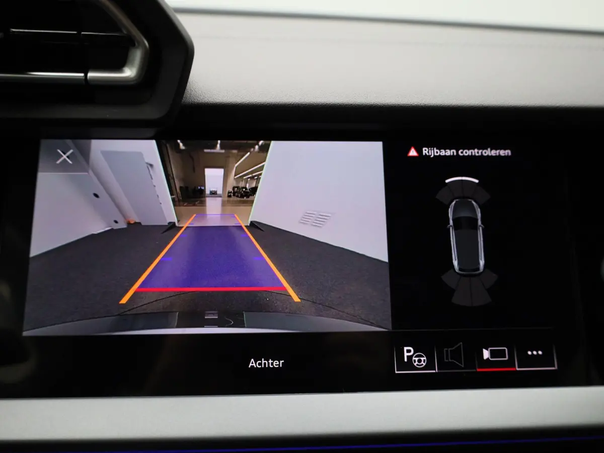 40 TFSI e S edition 204 PK | Automaat | Adaptieve cruise control | Achteruitrijcamera | SONOS | Climate control | Smartphone interface | Head-up display | Stoelverwarming | Optiekpakket zwar