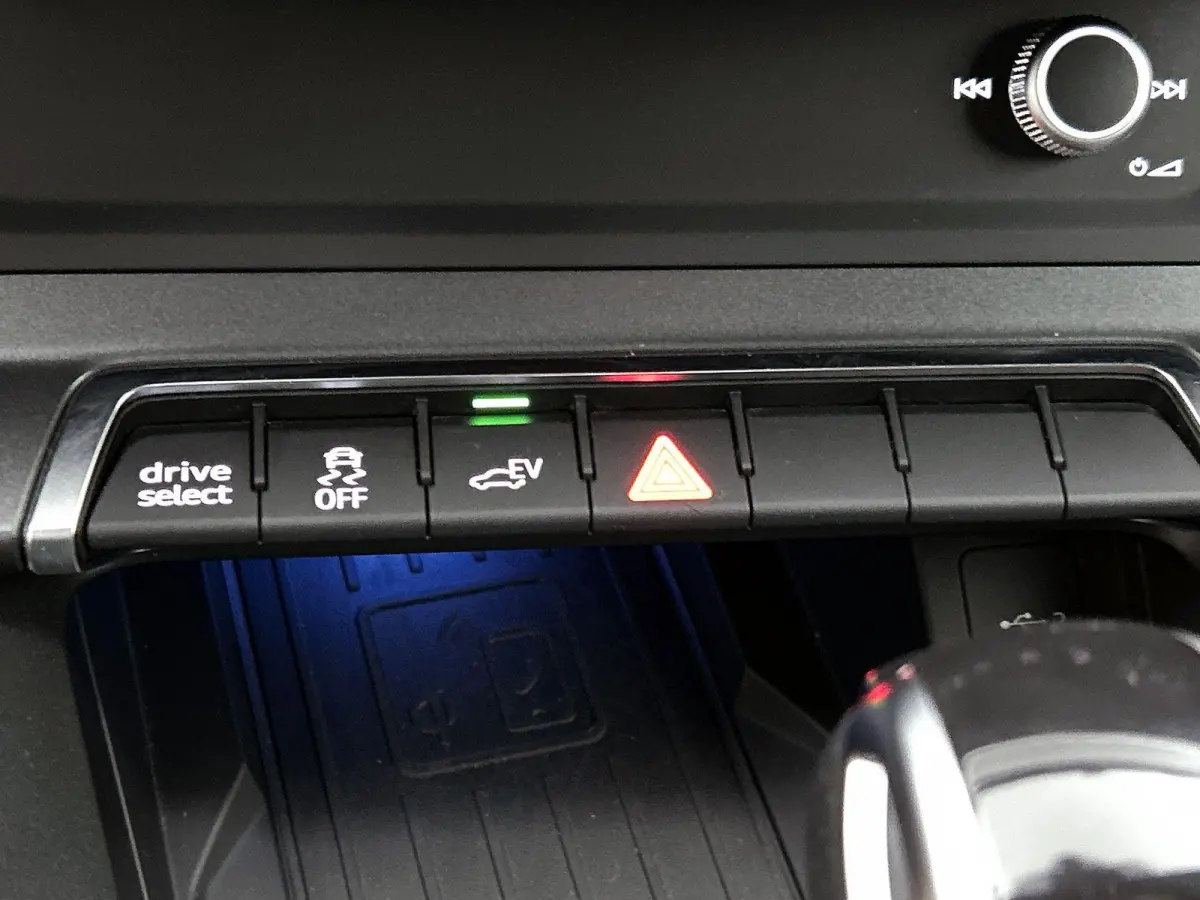 45 TFSI e S edition | Cruise control | Climate control | Parkeersensoren | Navigatie | Privacy glas | Ledkoplampen | Navigatie | Lichtpakket plus ambient light | Audi smartphone interface | 