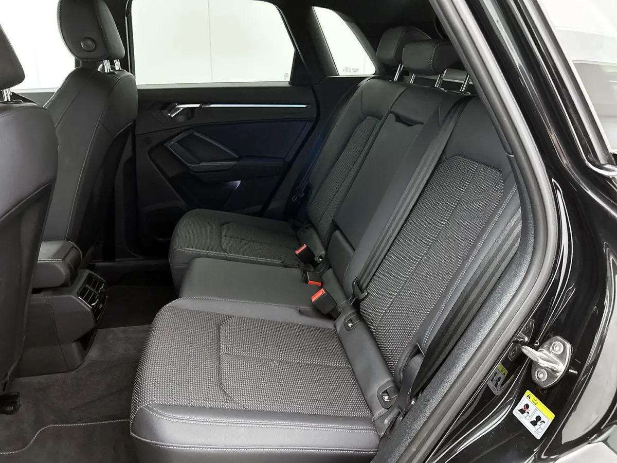 45 TFSI e S edition | Cruise control | Climate control | Parkeersensoren | Navigatie | Privacy glas | Ledkoplampen | Navigatie | Lichtpakket plus ambient light | Audi smartphone interface | 