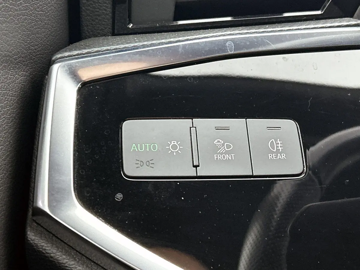 45 TFSI e S edition | Cruise control | Climate control | Parkeersensoren | Navigatie | Privacy glas | Ledkoplampen | Navigatie | Lichtpakket plus ambient light | Audi smartphone interface | 