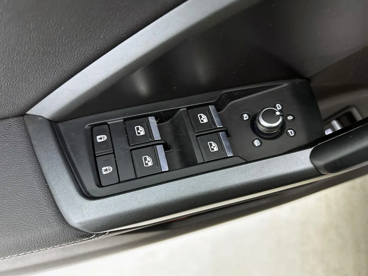 45 TFSI e S edition | Cruise control | Climate control | Parkeersensoren | Navigatie | Privacy glas | Ledkoplampen | Navigatie | Lichtpakket plus ambient light | Audi smartphone interface | 