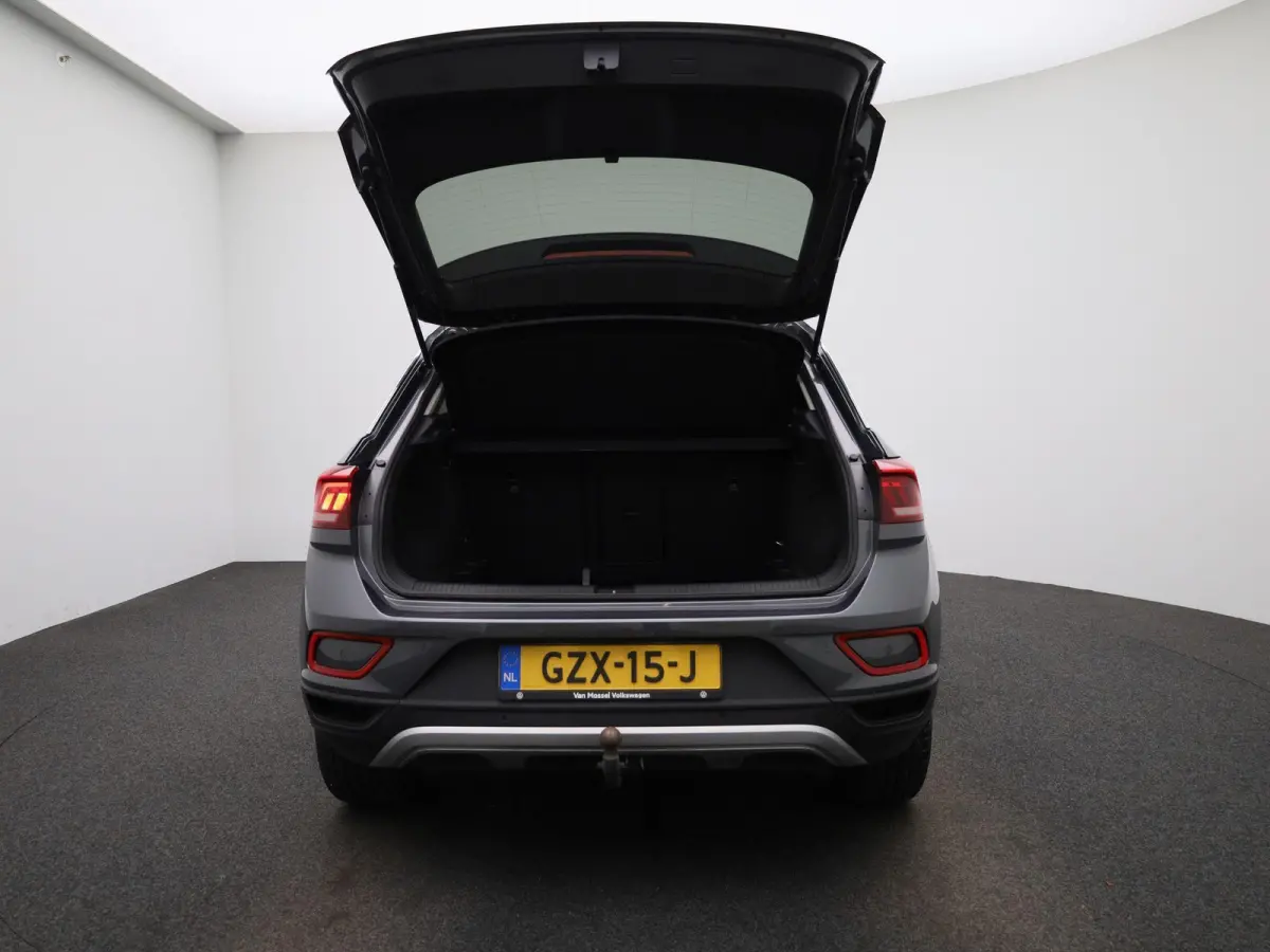1.0 TSI Oranje Edition 116 PK| Origineel Nederlands | 1e Eigenaar | Trekhaak Afneembaar | Navigatie | Climatronic | Achteruitrijcamera | LED Plus | Parkeersensoren
