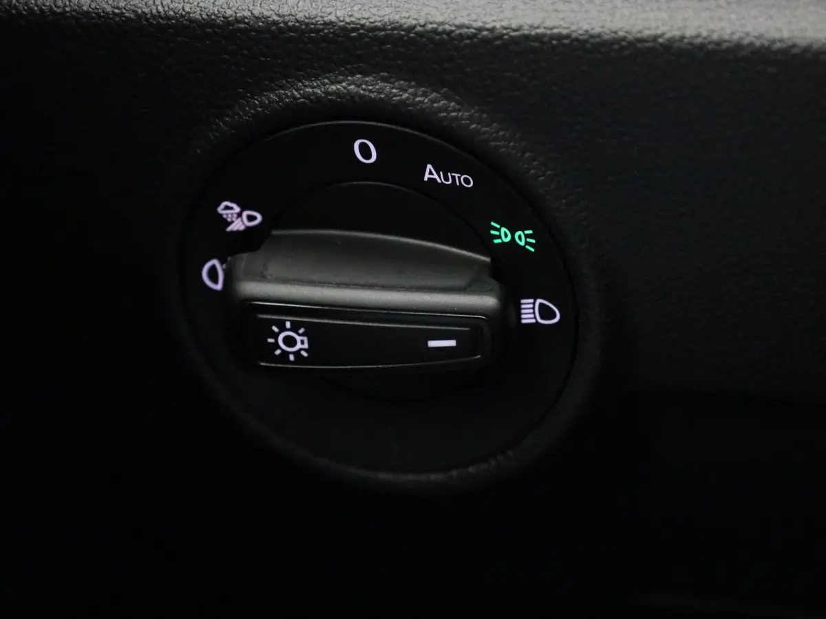 1.0 TSI Oranje Edition 116 PK| Origineel Nederlands | 1e Eigenaar | Trekhaak Afneembaar | Navigatie | Climatronic | Achteruitrijcamera | LED Plus | Parkeersensoren
