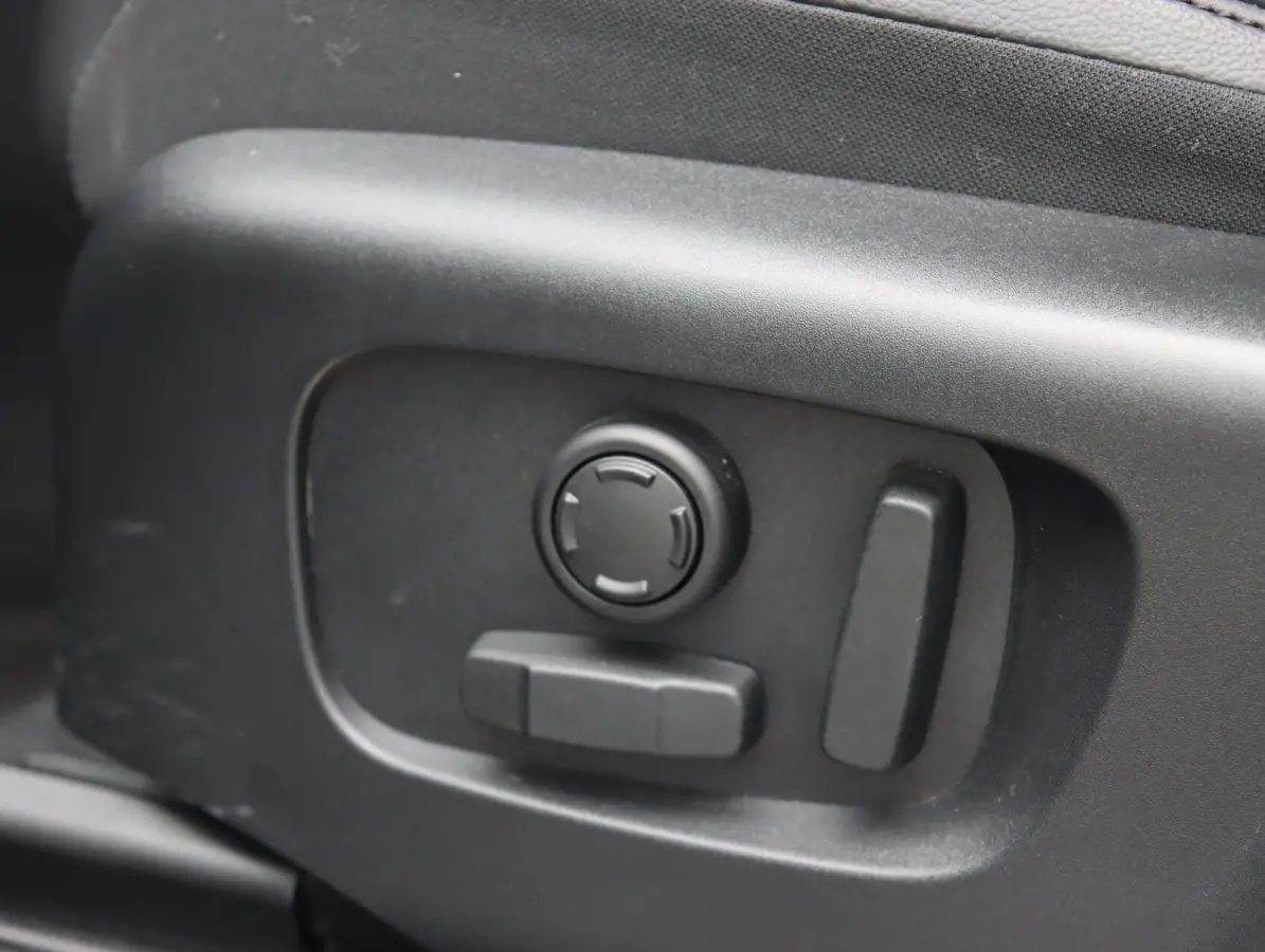 1.5 P300e AWD R-Dynamic SE | SOH 95%