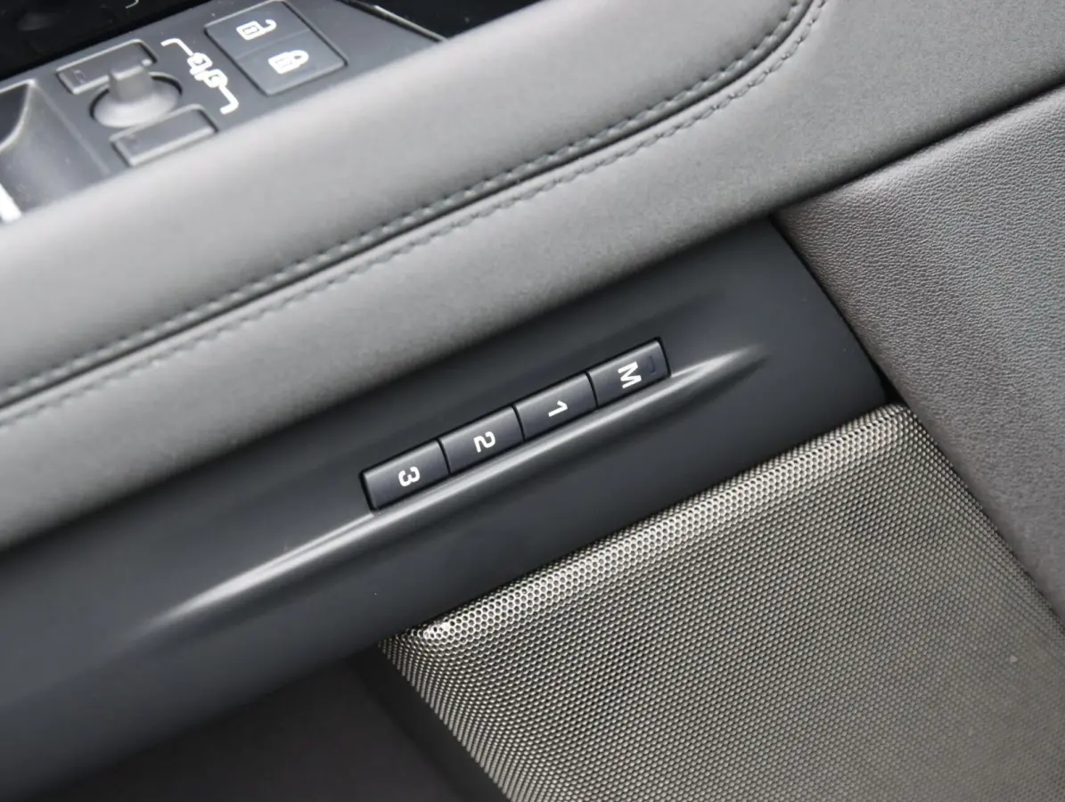 1.5 P300e AWD R-Dynamic SE | SOH 95%