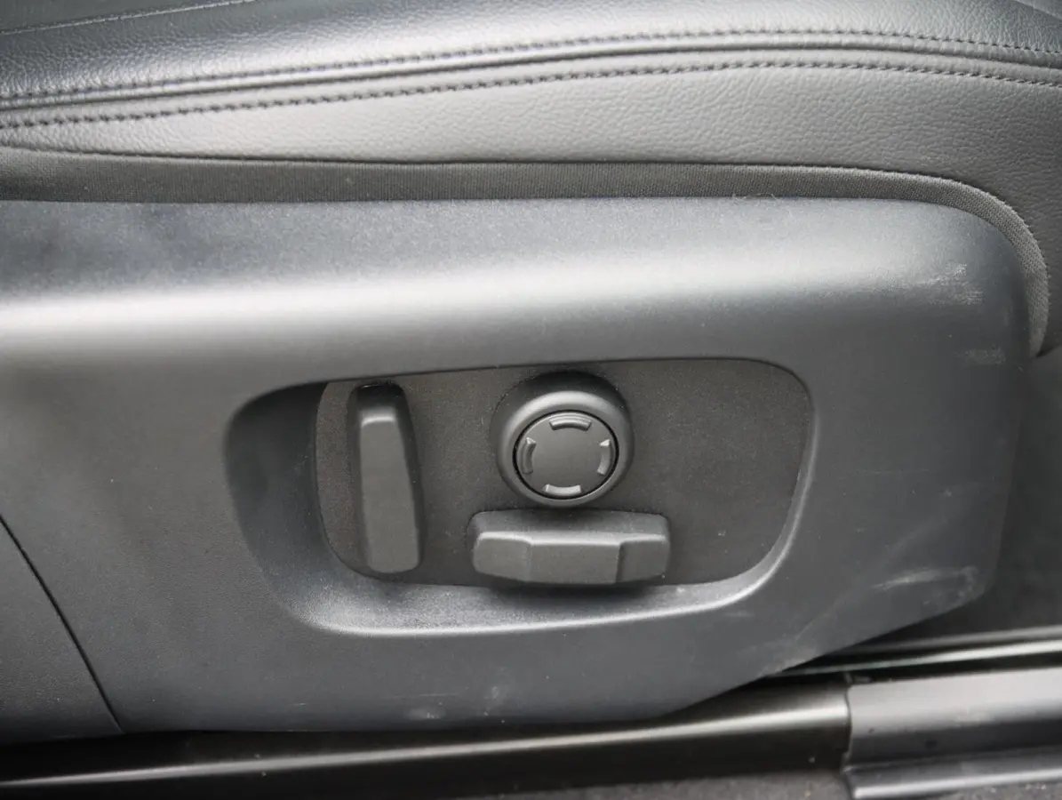 1.5 P300e AWD R-Dynamic SE | SOH 95%