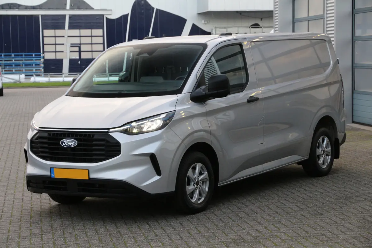 320 2.0 TDCI 136 | L1H1 | LED | Camera | Navi | Clima..