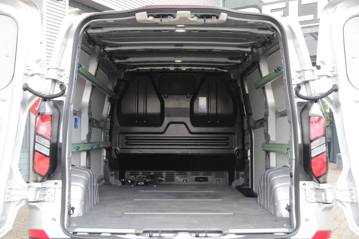 320 2.0 TDCI 136 | L1H1 | LED | Camera | Navi | Clima..